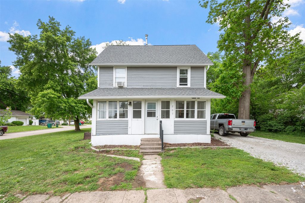 807 Hatton Avenue, Dallas Center, IA 50063