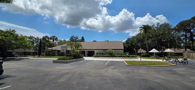 2532 ROYAL PINES CIRCLE 21F, Clearwater, FL 33763