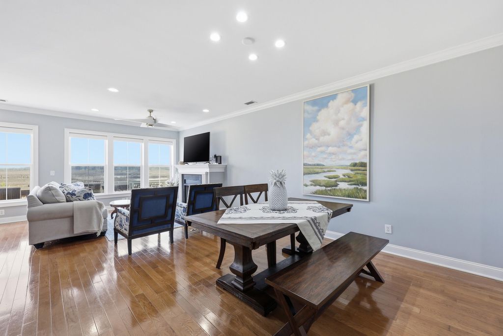 Image 9 of property listing at 5911 Steward Street Unit 18, Hanahan, SC 29410