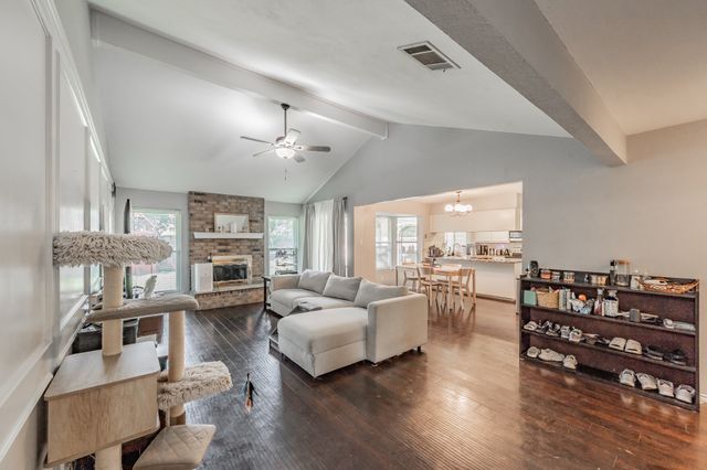 3936 Hemlock Street, Fort Worth, TX 76137