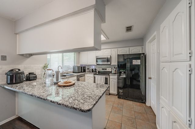 3936 Hemlock Street, Fort Worth, TX 76137