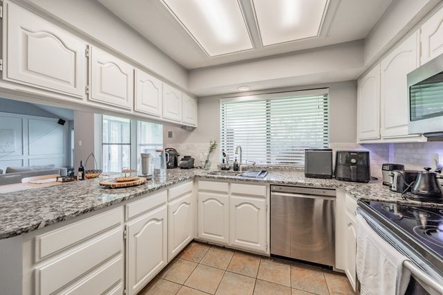 3936 Hemlock Street, Fort Worth, TX 76137