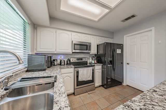 3936 Hemlock Street, Fort Worth, TX 76137