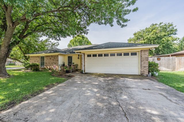 3936 Hemlock Street, Fort Worth, TX 76137