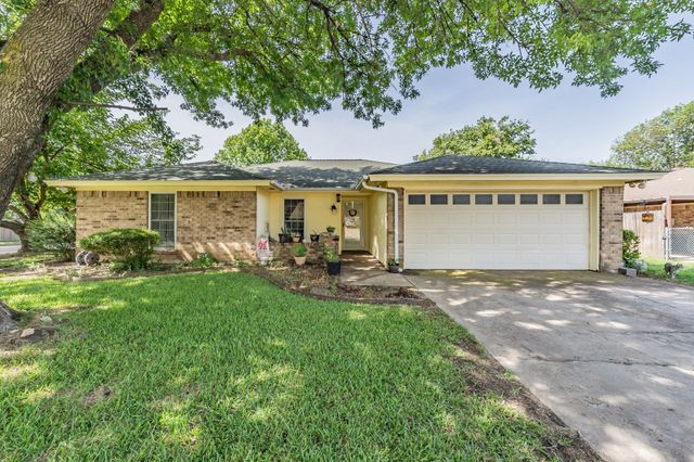 3936 Hemlock Street, Fort Worth, TX 76137