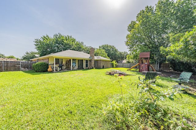 3936 Hemlock Street, Fort Worth, TX 76137