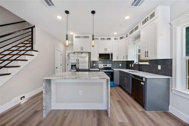 4624 Mayflower Street B, Houston, TX 77033