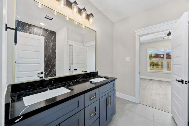 4624 Mayflower Street B, Houston, TX 77033