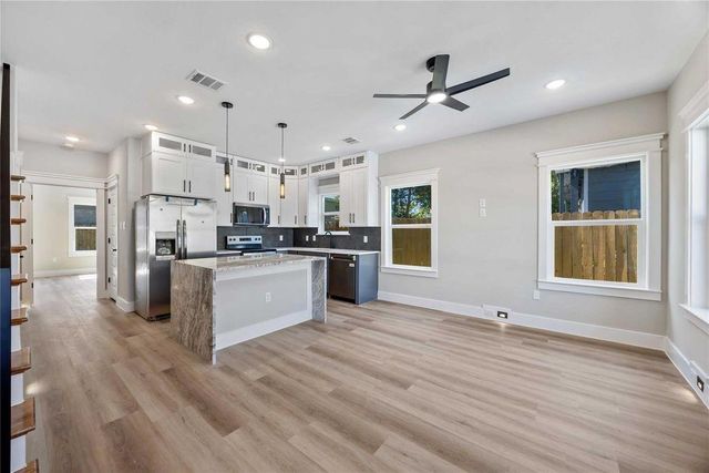 4624 Mayflower Street B, Houston, TX 77033