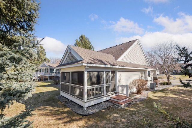 9813 Wedgewood Circle, Woodbury, MN 55125