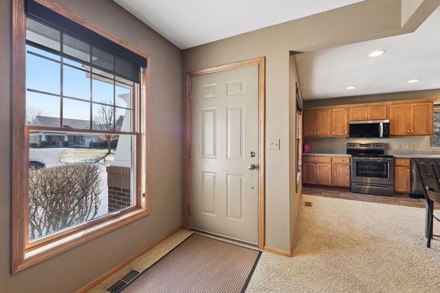 9813 Wedgewood Circle, Woodbury, MN 55125