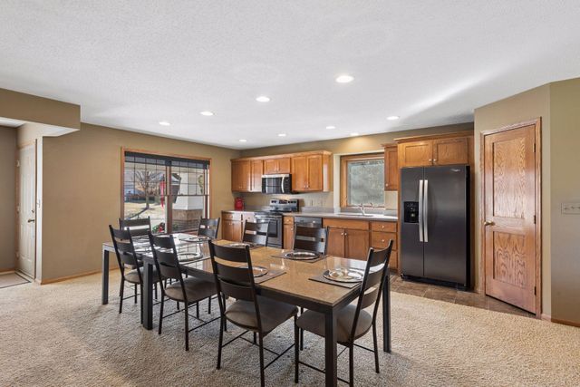 9813 Wedgewood Circle, Woodbury, MN 55125