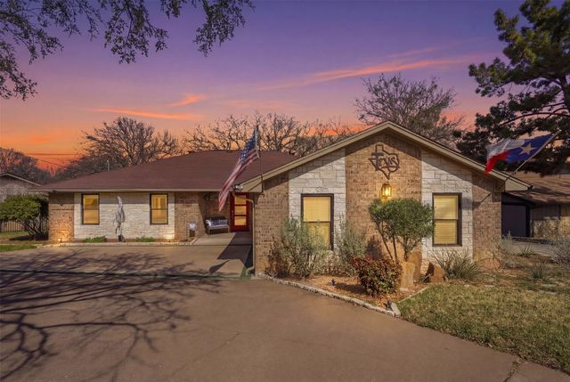 4705 Cimmaron Trail, De Cordova, TX 76049