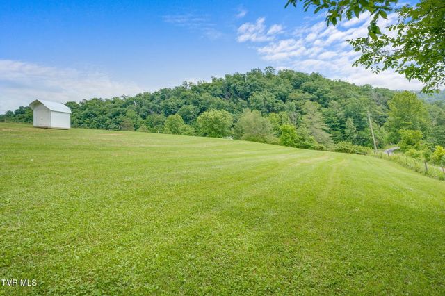935 Adams Lane, Mooresburg, TN 37811
