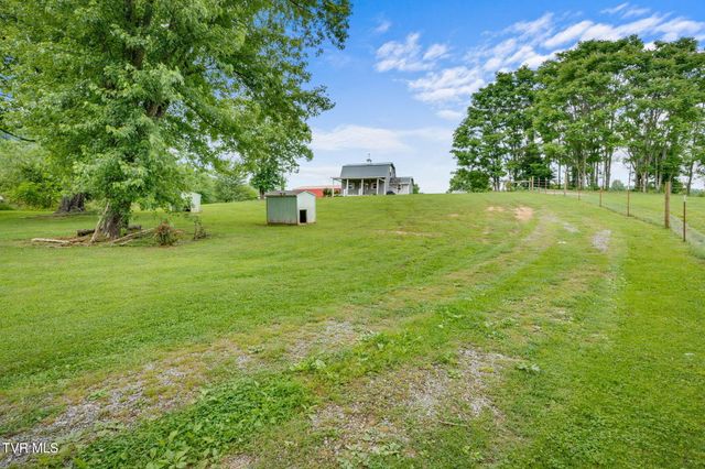 935 Adams Lane, Mooresburg, TN 37811