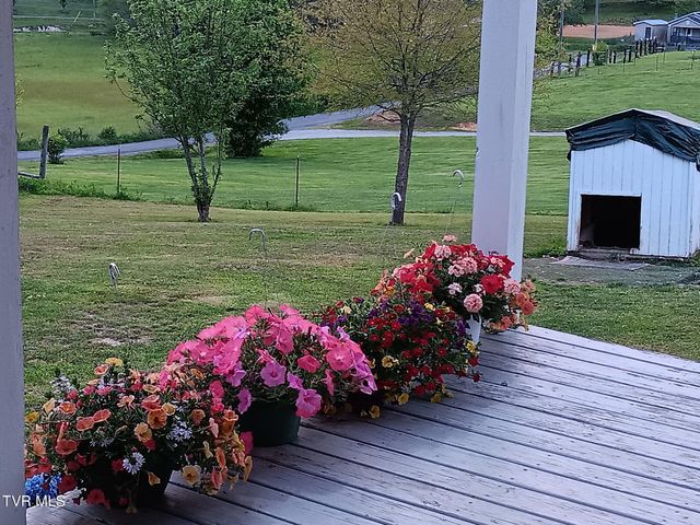 935 Adams Lane, Mooresburg, TN 37811