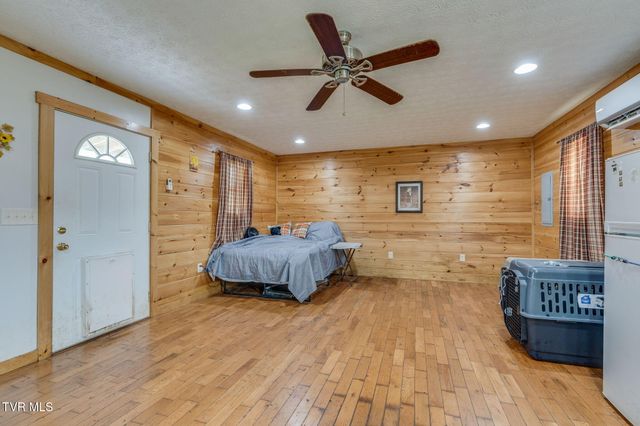 935 Adams Lane, Mooresburg, TN 37811