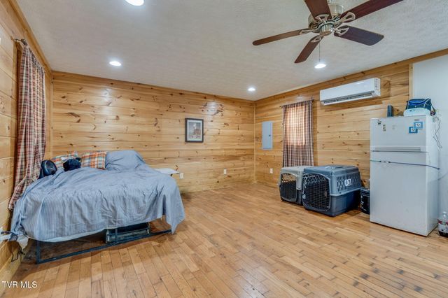 935 Adams Lane, Mooresburg, TN 37811