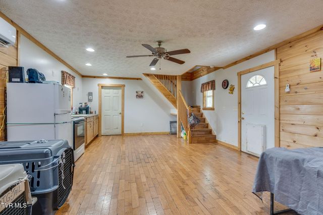 935 Adams Lane, Mooresburg, TN 37811