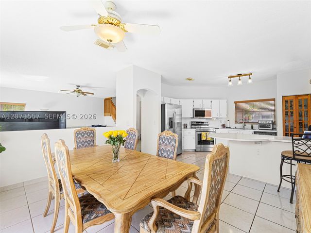 20714 NW 3rd St, Pembroke Pines, FL 33029