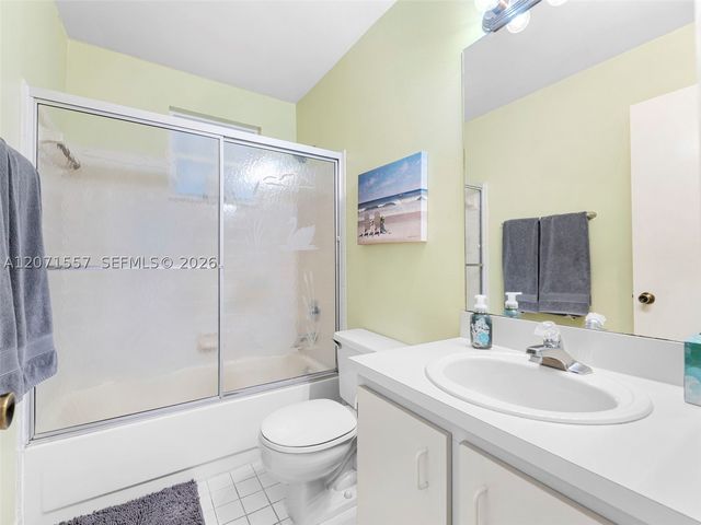 20714 NW 3rd St, Pembroke Pines, FL 33029