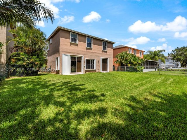 20714 NW 3rd St, Pembroke Pines, FL 33029