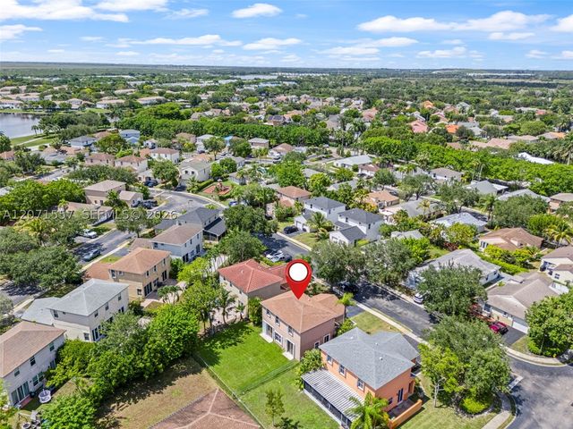 20714 NW 3rd St, Pembroke Pines, FL 33029