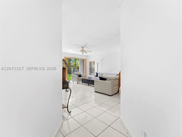 20714 NW 3rd St, Pembroke Pines, FL 33029