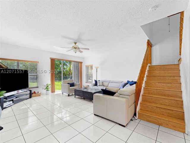 20714 NW 3rd St, Pembroke Pines, FL 33029