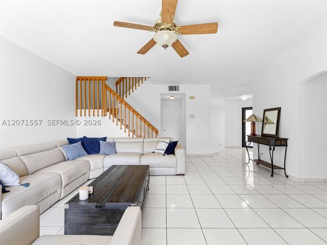 20714 NW 3rd St, Pembroke Pines, FL 33029