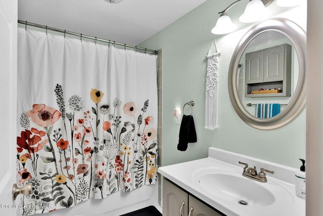 1247 Lost Mile RD, Bonners Ferry, ID 83805