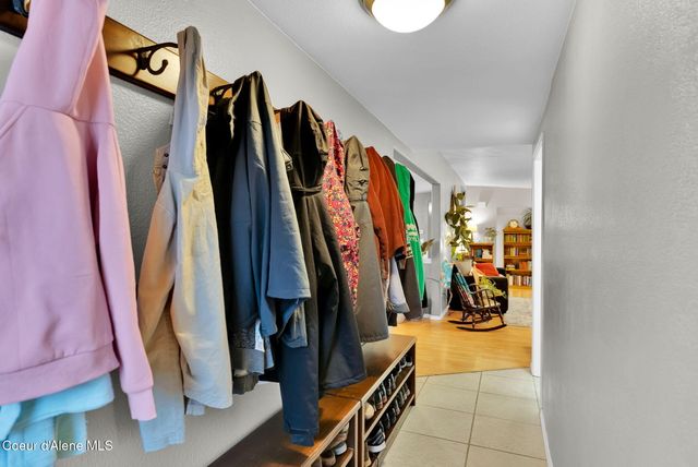 1247 Lost Mile RD, Bonners Ferry, ID 83805