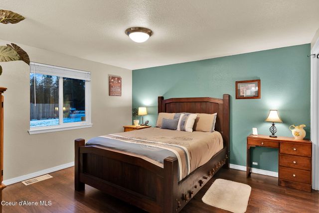 1247 Lost Mile RD, Bonners Ferry, ID 83805