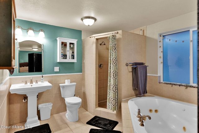 1247 Lost Mile RD, Bonners Ferry, ID 83805