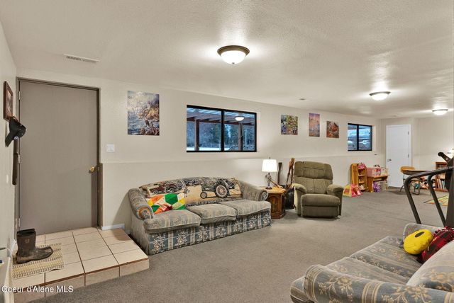 1247 Lost Mile RD, Bonners Ferry, ID 83805