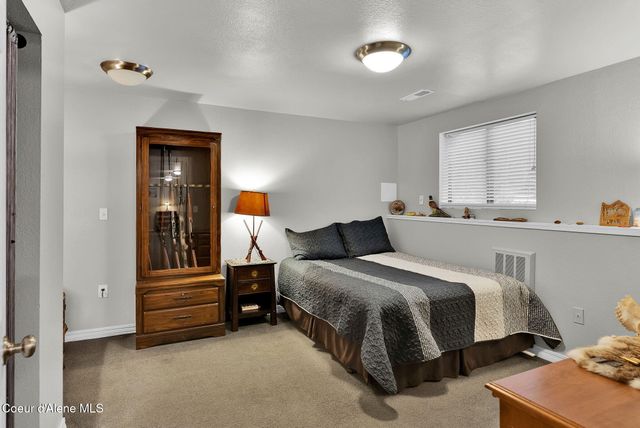 1247 Lost Mile RD, Bonners Ferry, ID 83805