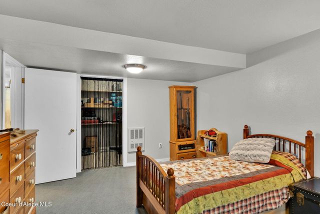 1247 Lost Mile RD, Bonners Ferry, ID 83805