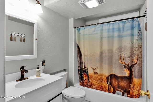 1247 Lost Mile RD, Bonners Ferry, ID 83805