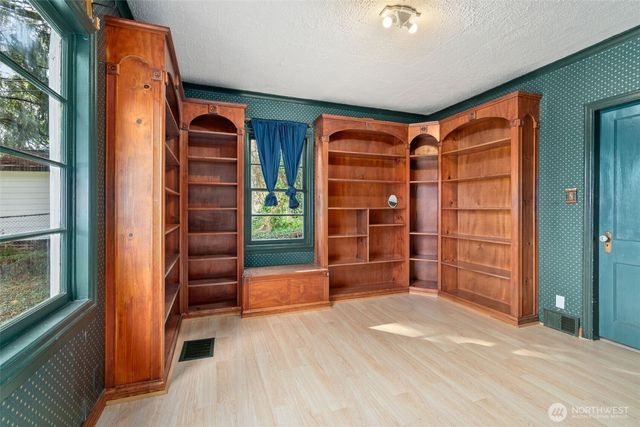 1036 Fowler Street, Raymond, WA 98577