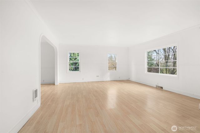 1036 Fowler Street, Raymond, WA 98577