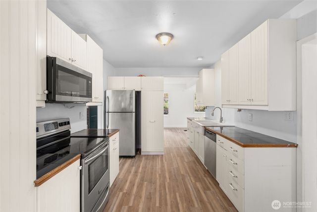 1036 Fowler Street, Raymond, WA 98577