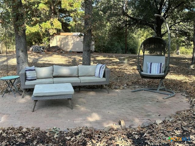 1053 County Road F, Lexington, TX 78947