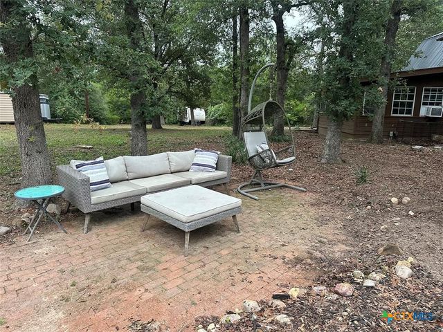 1053 County Road F, Lexington, TX 78947
