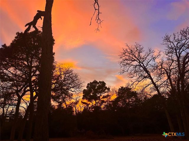 1053 County Road F, Lexington, TX 78947