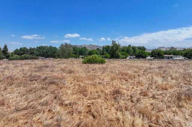 0 E Poplar, Porterville, CA 93257