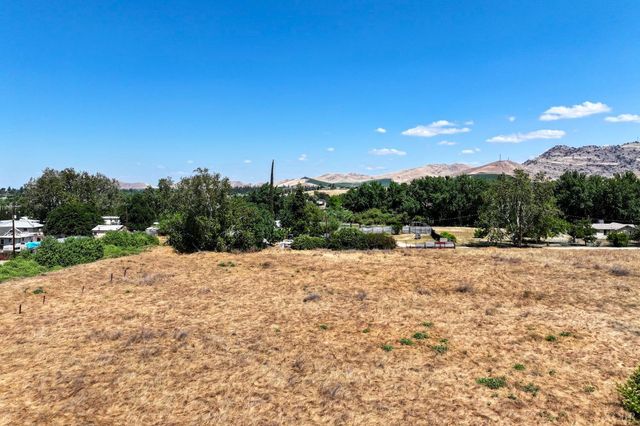 0 E Poplar, Porterville, CA 93257