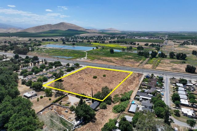 0 E Poplar, Porterville, CA 93257