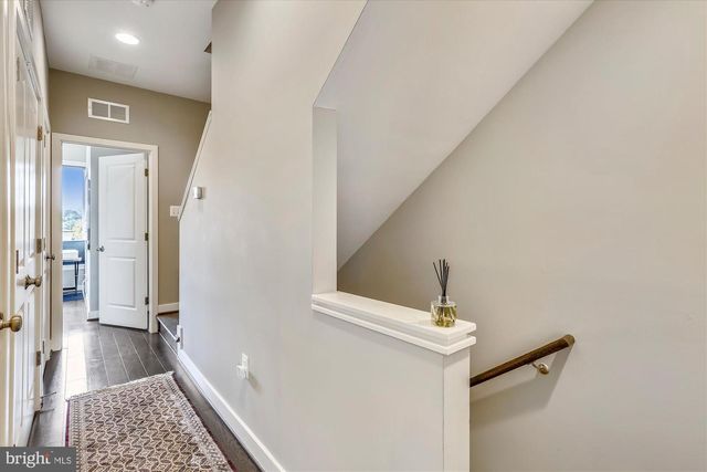 8052 RED HOOK, Rockville, MD 20855