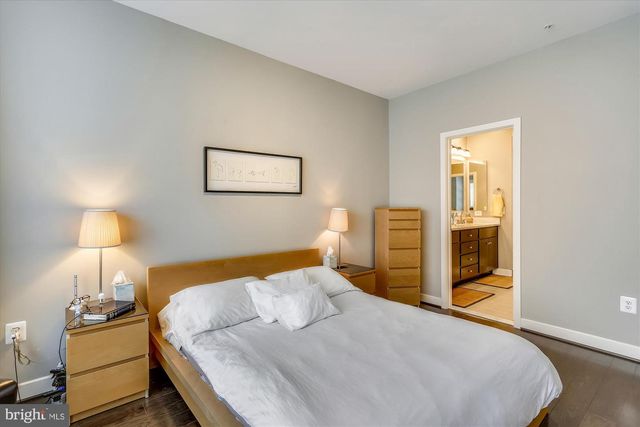 8052 RED HOOK, Rockville, MD 20855