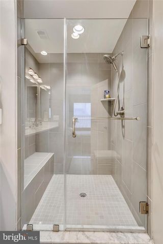 8052 RED HOOK, Rockville, MD 20855